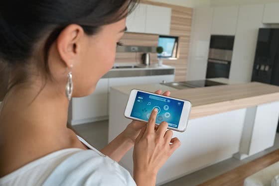 Illustrasjon av smarthus i hjemmet Hvor smart kan et hus egentlig bli?