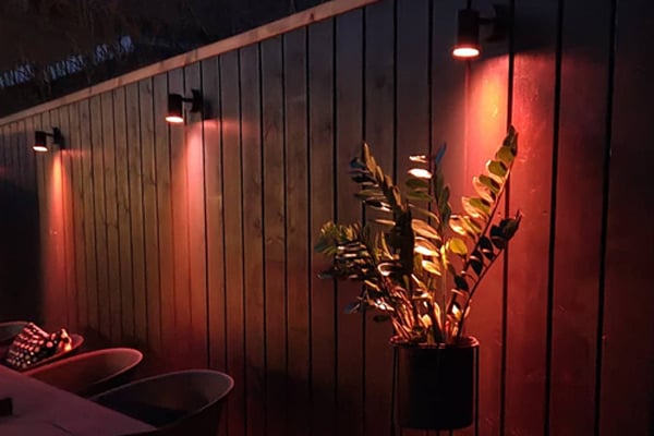 Styr Namron vegglamper med mobilen
