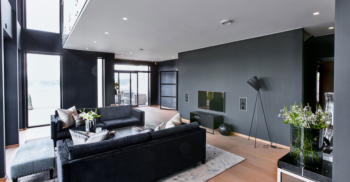 Flotte Unilamp downlights gir god belysning i stuen Flotte Unilamp downlights gir god belysning i stuen