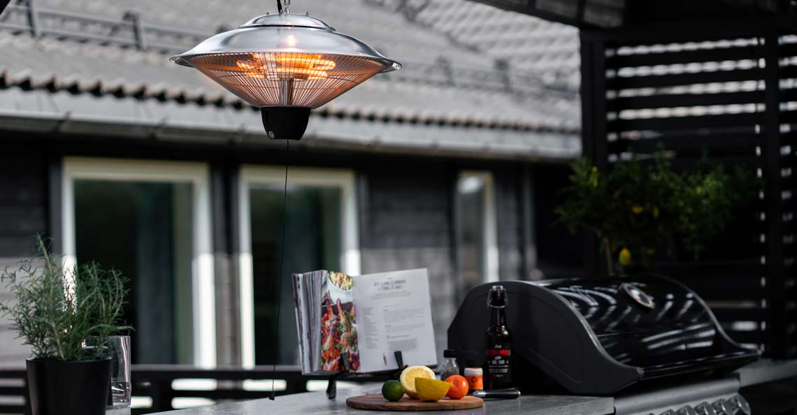 En god terrassevarmer kan forlenge de hyggelig utekveldene En god terrassevarmer kan forlenge de hyggelig utekveldene